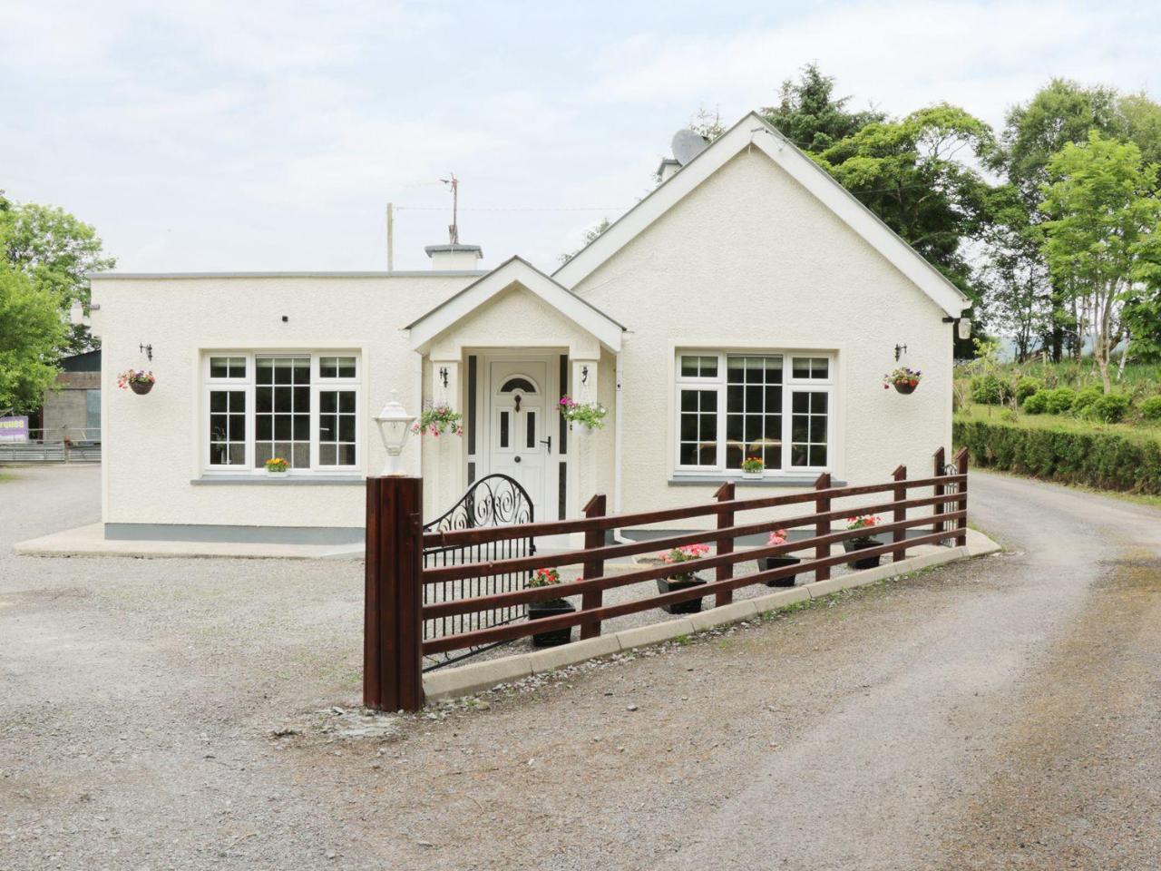 Hawthorn Hideaway Villa Manorhamilton Екстериор снимка